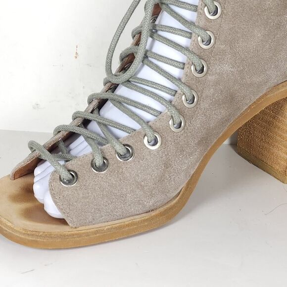 Jeffrey Campbell Women's Cors US7,5 Taupe Suede Square Toe Lace-up Ankle Booties - Picture 15 of 16